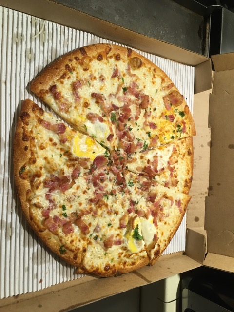 Carbonara   Garlic-parmesan sauce, bacon, egg, Pecorino,
green onion, parsley